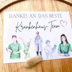 Danke an das beste Krankenhaus-Team! Eine Karte mit Illustrationen von medizinischem Personal und der Aufschrift "Danke! An das beste Krankenhaus-Team".