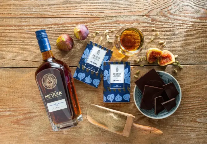 Metaxa, der originale griechische Geist, harmoniert mit Schokolade und Feigen.