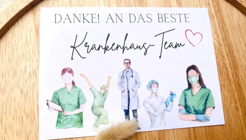 Danke an das beste Krankenhaus-Team! Eine Karte mit Illustrationen von medizinischem Personal und der Aufschrift "Danke! An das beste Krankenhaus-Team".