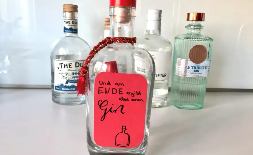 Gutschein an Flasche befestigen - So wird's elegant & stabil