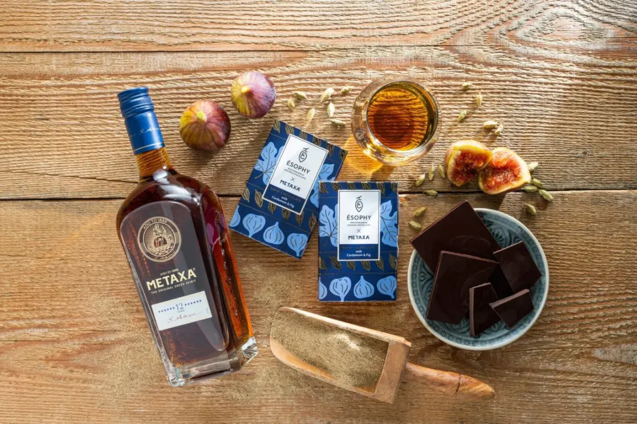 Metaxa, der originale griechische Geist, harmoniert mit Schokolade und Feigen.