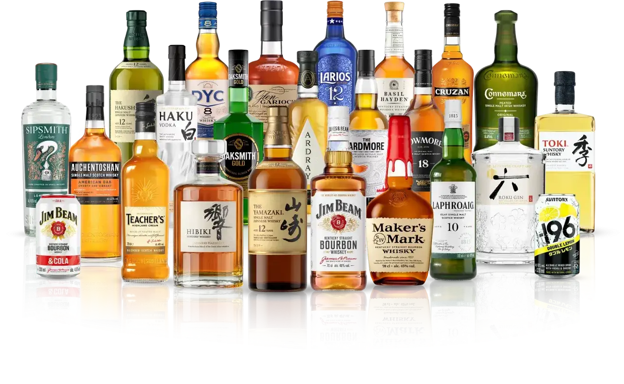 Eine Auswahl guter Whiskey-Sorten: Flaschen von Yamazaki, Jim Beam, Maker's Mark, Laphroaig, Connemara und mehr.